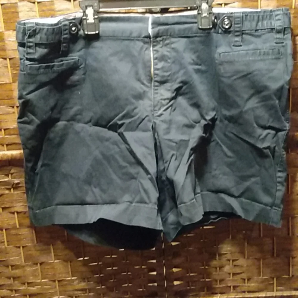 Shorts - Picture 1 of 3